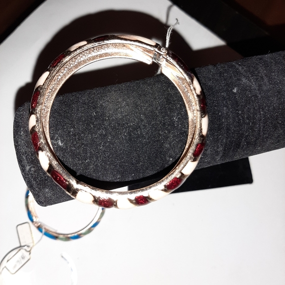 Ladies jewelry(cuff) - Picture 7 of 8